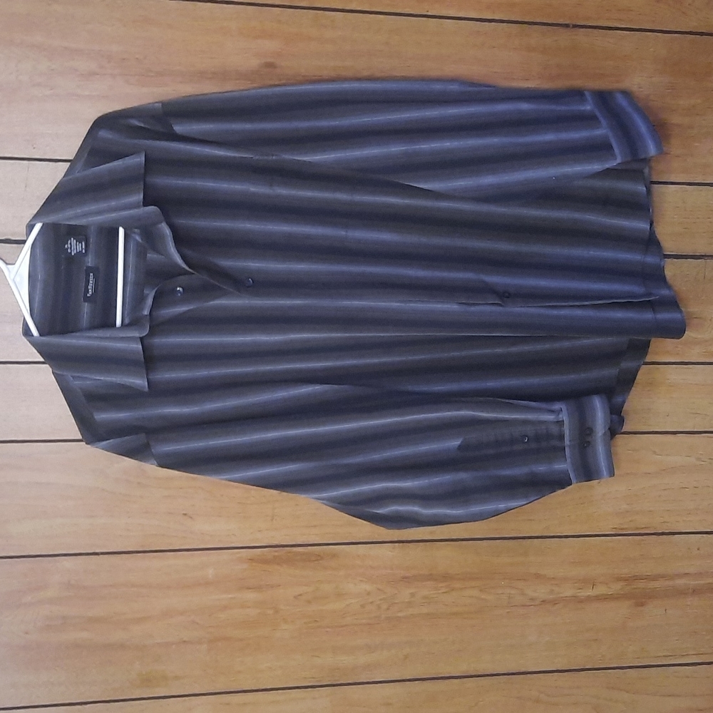 Van Heusen XL Dress Shirt